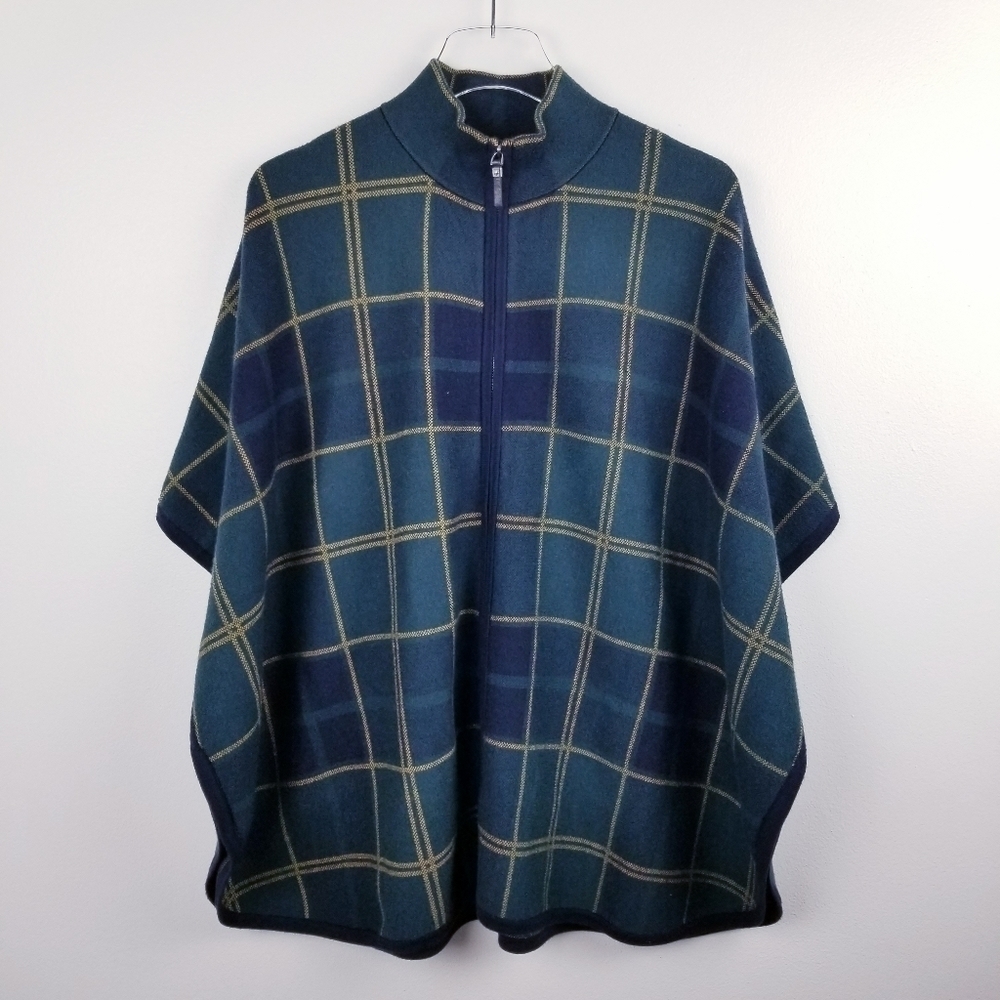 NWOT Nicole Miller Plaid Sweater Poncho